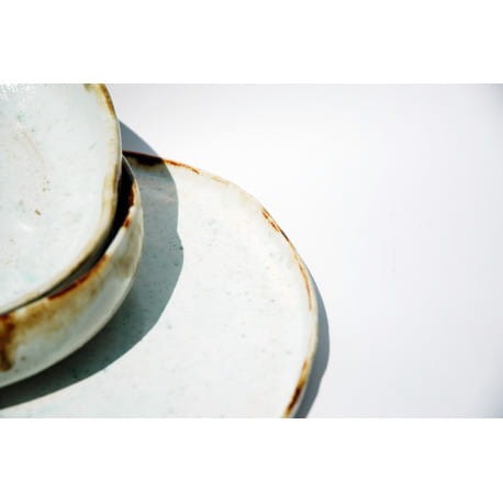 jasny-mniejszy-talerz-podpalany-z-brazowym-brzegiem (3).jpg